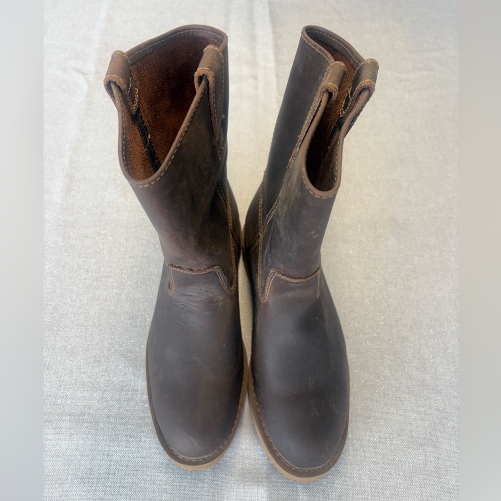 Men’s  leather Lincoln outfitters Casual boots 9 Wide Style L9M02. Round toe.